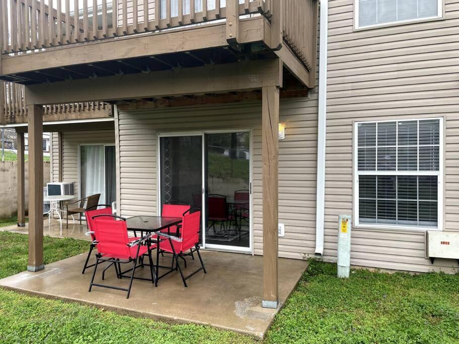 New Remodeled Luxury Condo By The Lake, No Stairs! Branson Eksteriør billede