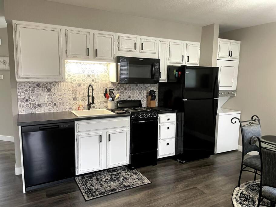New Remodeled Luxury Condo By The Lake, No Stairs! Branson Eksteriør billede